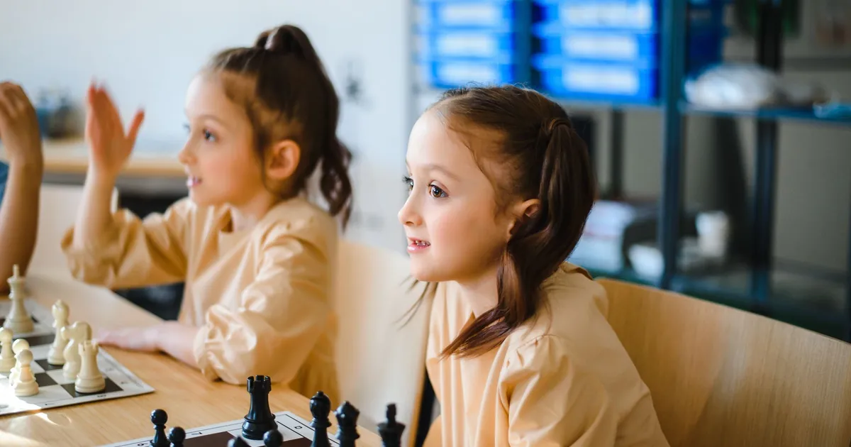 TUS dla dzieci z ADHD – co dziecko ćwiczy i jak przenieść to do szkoły